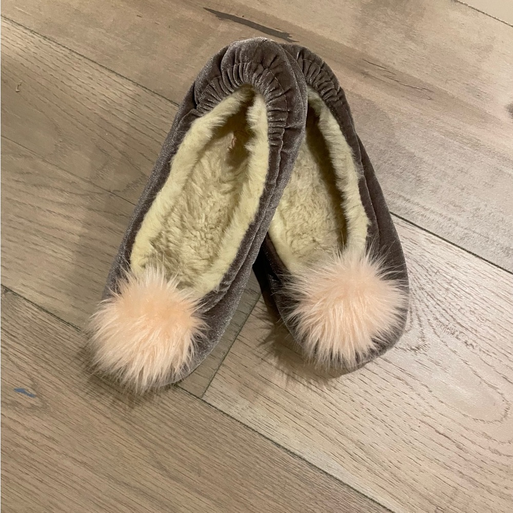 Women’s BODEN Pom Pom Slippers Size 5 Disney Tinkerbell Inspired. NEW!